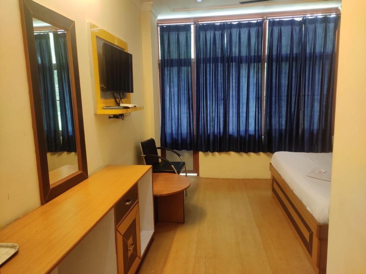 דרמסאלה Hotel Amandeep מראה חיצוני תמונה
