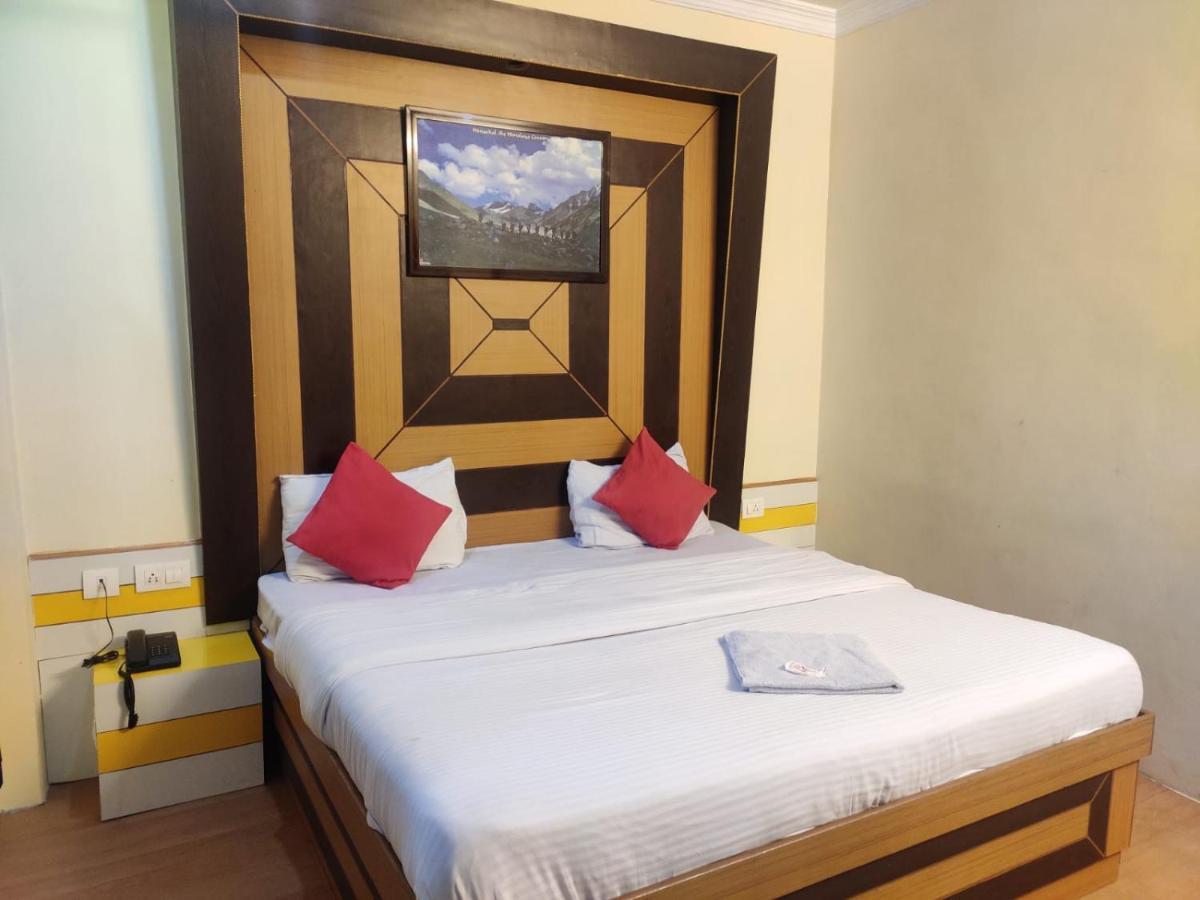 דרמסאלה Hotel Amandeep מראה חיצוני תמונה