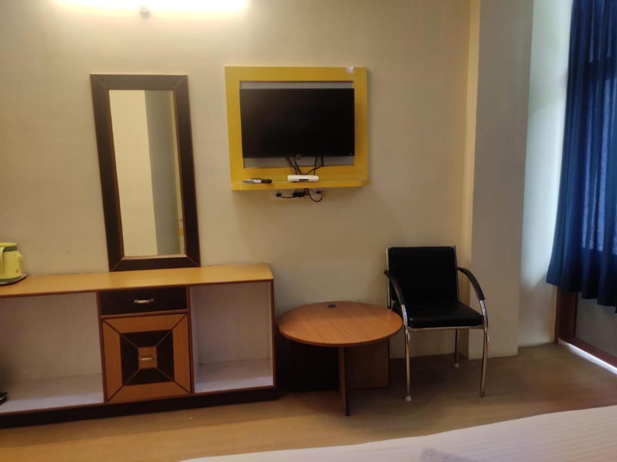 דרמסאלה Hotel Amandeep מראה חיצוני תמונה