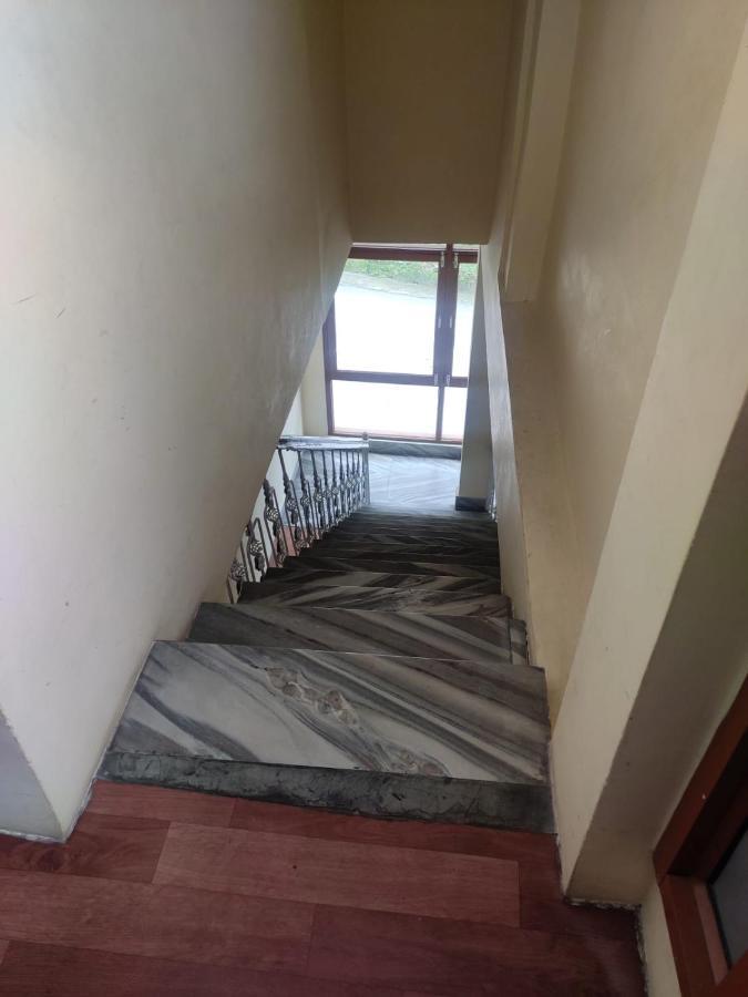 דרמסאלה Hotel Amandeep מראה חיצוני תמונה
