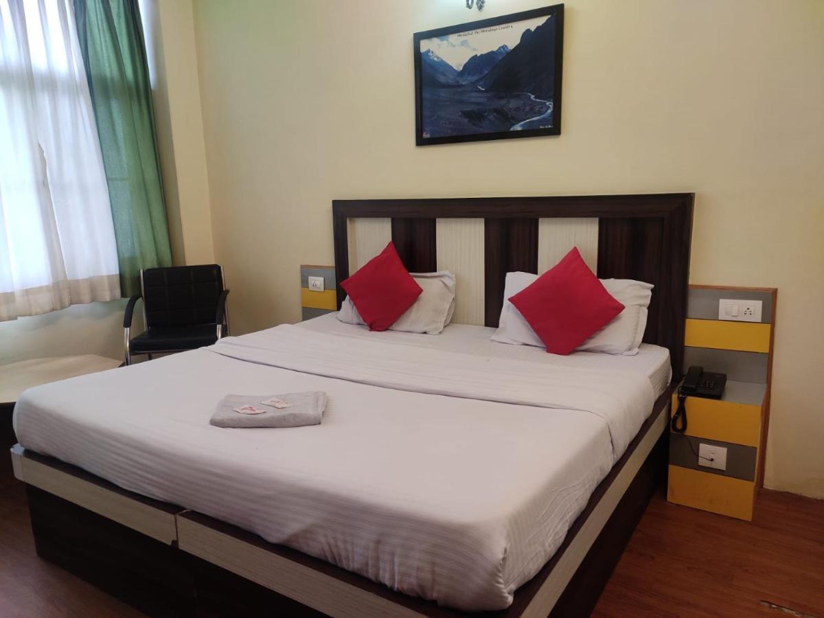 דרמסאלה Hotel Amandeep מראה חיצוני תמונה