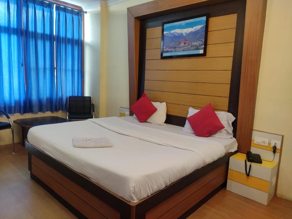 דרמסאלה Hotel Amandeep מראה חיצוני תמונה